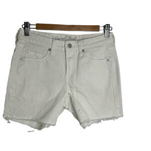 Universal Thread White Women Shorts 2/26R
